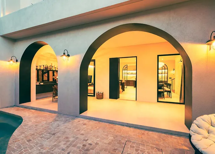Stunning 3br Pool Hampton Iii In Pererenan *