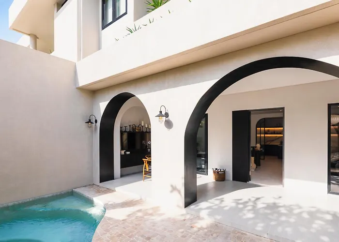 Stunning 3br Pool Hampton Iii In Pererenan *
