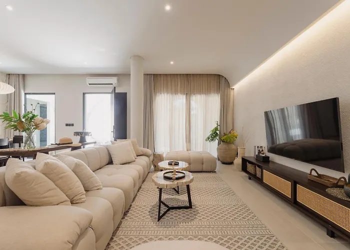 Villa Stunning 3br Pool Hampton Iii In Pererenan Canggu